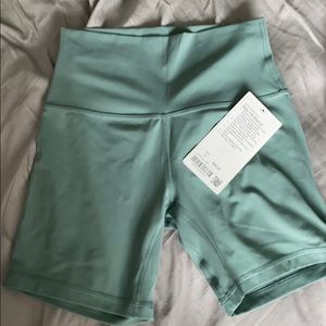 NWT align short 6 in size 6